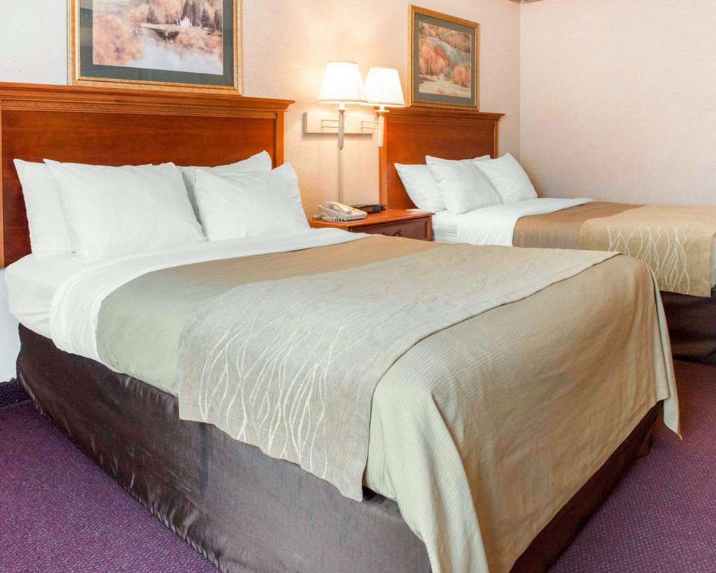 Quality Inn & Suites New Castle Pokoj fotografie