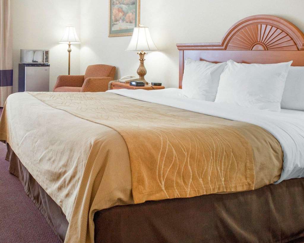 Quality Inn & Suites New Castle Pokoj fotografie