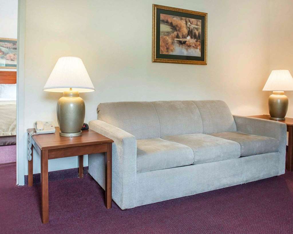 Quality Inn & Suites New Castle Pokoj fotografie