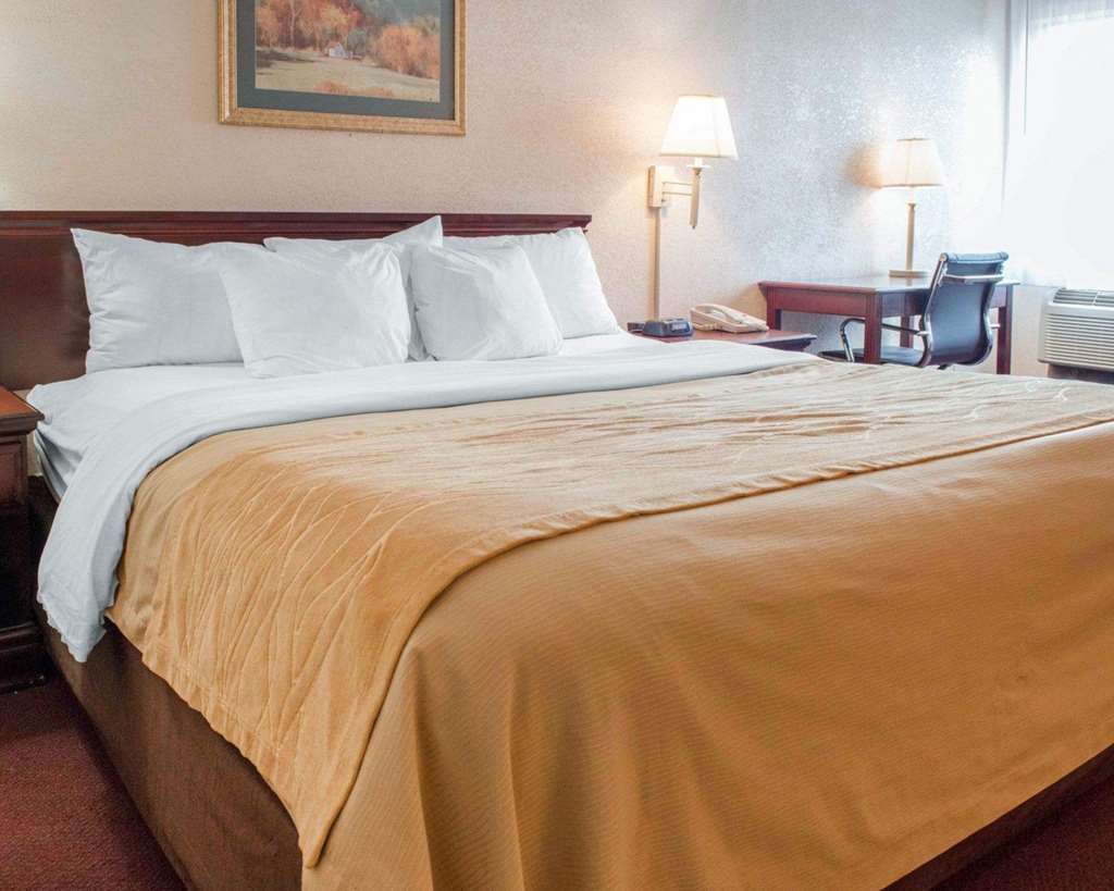 Quality Inn & Suites New Castle Pokoj fotografie